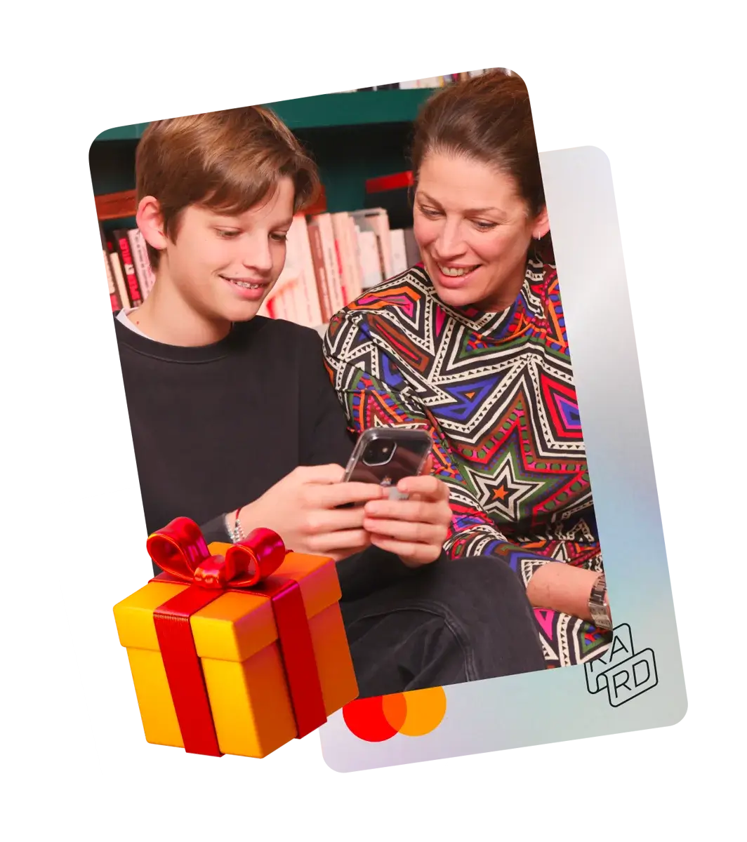 Une maman qui apprend à son ado la gestion de son argent via l'application Kard